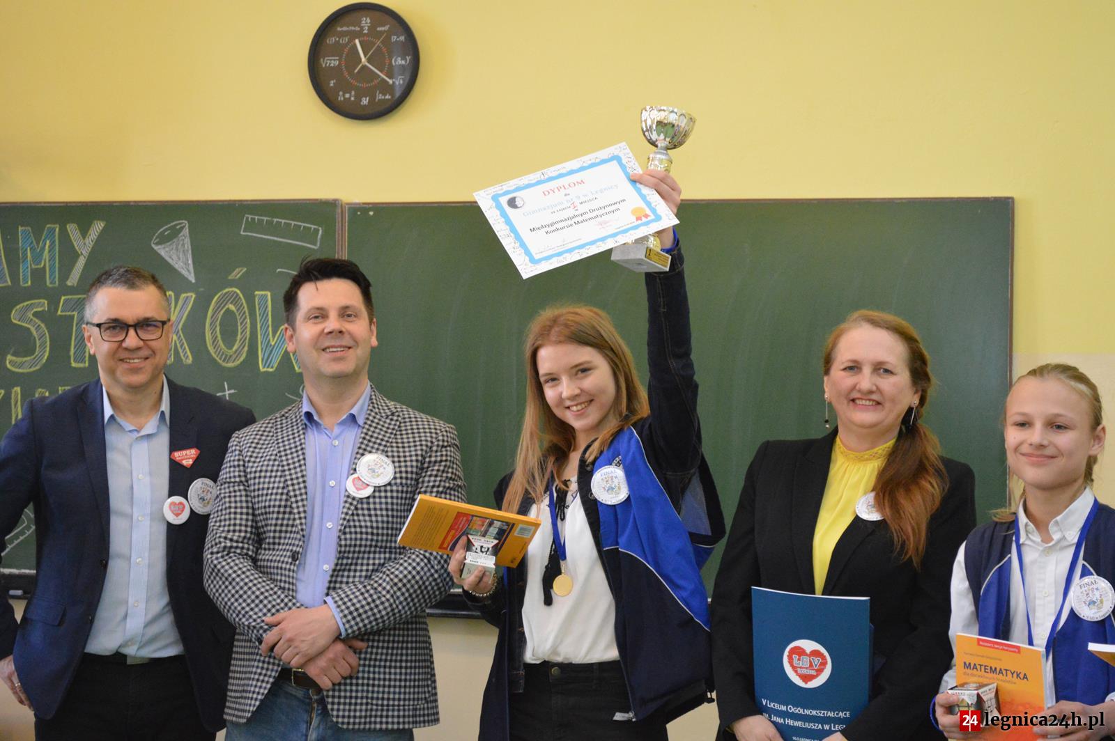 (FOTO) Finał Międzygimnazjalnego Drużynowego Konkursu Matematycznego w V LO w Legnicy